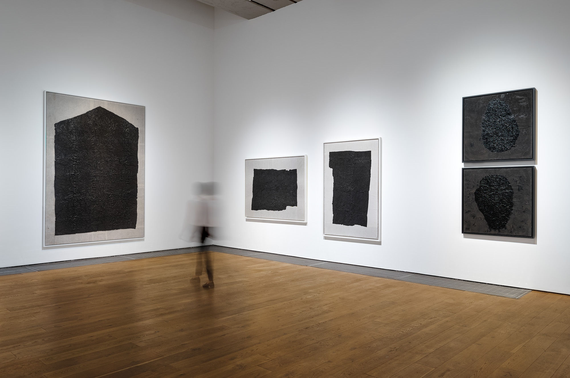 Earth Roots: Yang Jiechang Paintings, 1985-1999 地脉：杨诘苍绘画 1985-1999